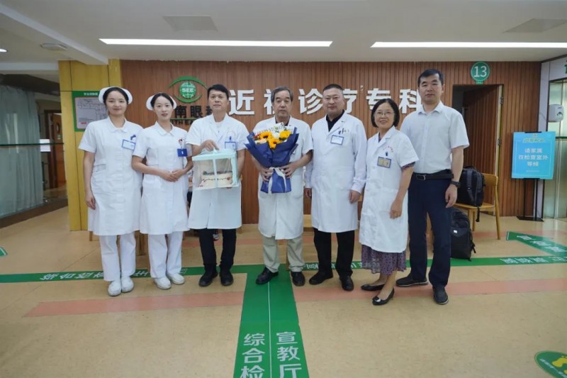 中国医师节,致敬光明守护者