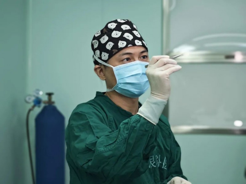 中国医师节,致敬光明守护者