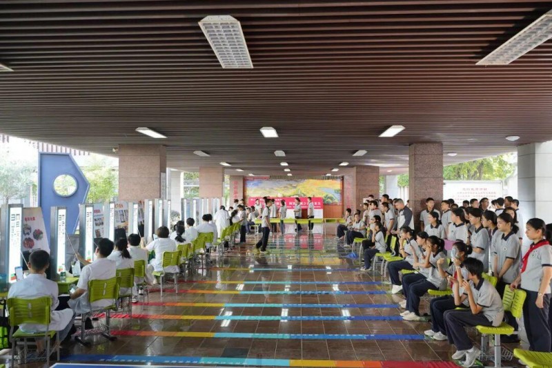 多方联动,多措并举:东南眼科医院全国近视防控宣传教育月系列活动走进福州校园