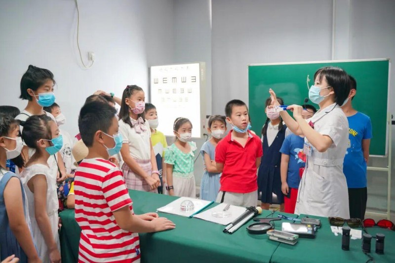 党建领航聚合力，协同育人启新程，东南眼科医院加入福州金山中学“教联体”