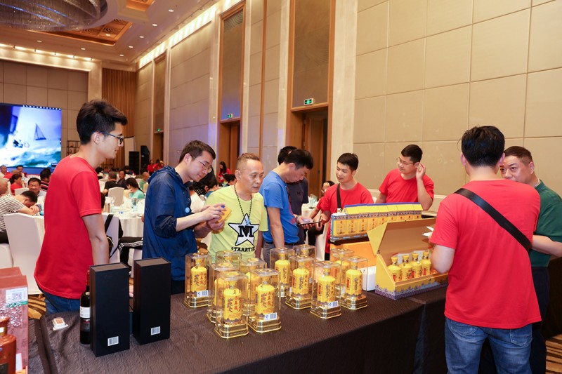 五粮液破圈出击!29度酒young起来,千元酒“降”服老炮