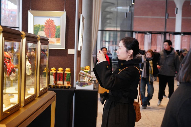 陶瓷界开先河！首届“陶瓷春晚”如何成为五粮文创品牌升维支点