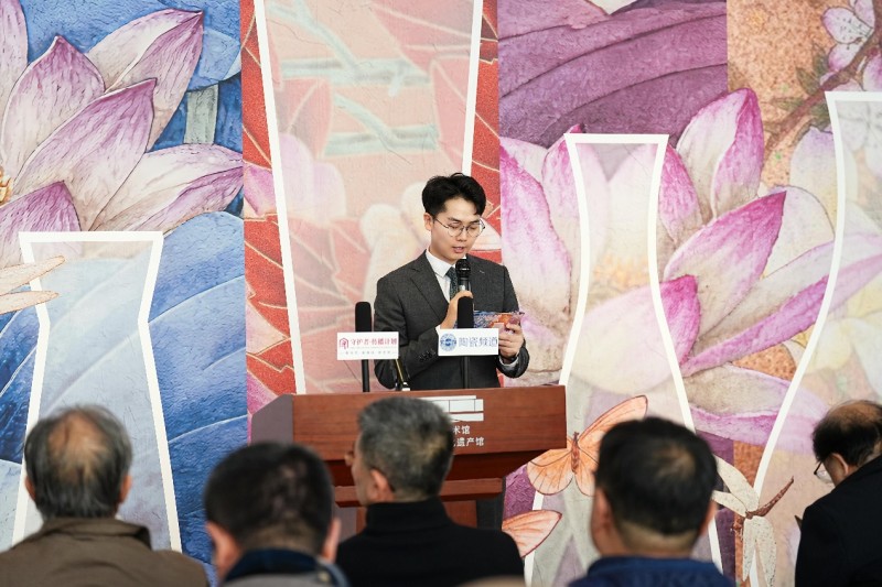 泥金飞彩诗心万象:守护者传播计划·张闻冰陶瓷艺术展在京开幕