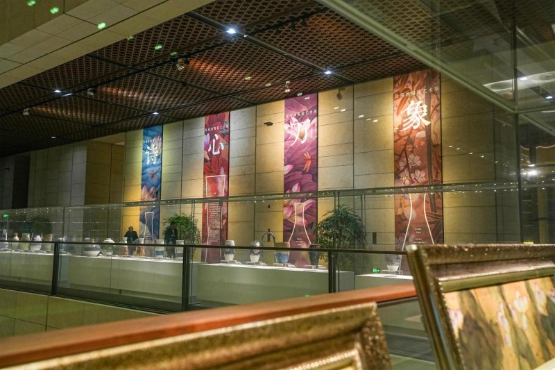 泥金飞彩诗心万象:守护者传播计划·张闻冰陶瓷艺术展在京开幕