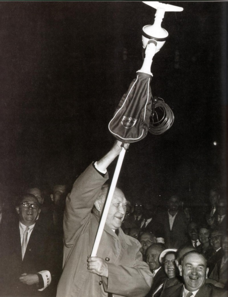 福维克集团:百年德国的“工匠制造”