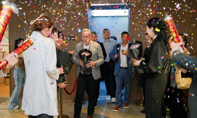 motiva大师班乳房整形专家跨国交流会在武汉成功举办 中欧专家共探隆胸技术新趋势