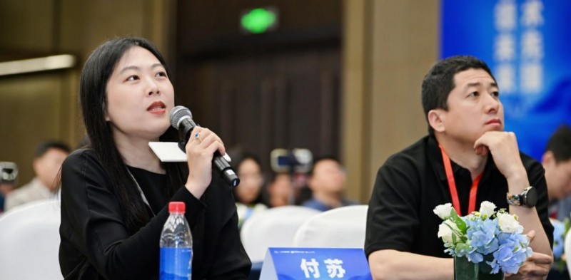 msg第二届中国躯体年轻化论坛成功举办 栾杰教授现场演示motiva梦萦筋膜下复合隆乳术