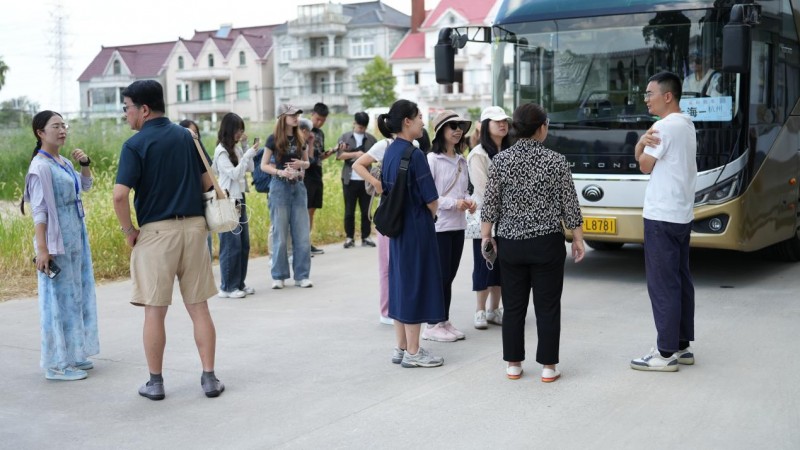 神仙酒庄及神捷跨境留学生直播产业园欢迎台湾 青年才俊的参访