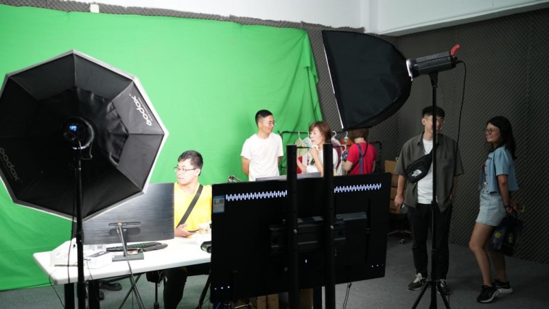 神仙酒庄及神捷跨境留学生直播产业园欢迎台湾 青年才俊的参访