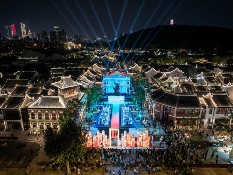 惊艳亮相!中建八局总承包公司承建的无锡惠山古镇映月里街区正式开街