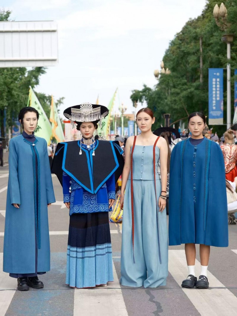 “彝脉相承” 团队实现彝族华服闪耀千年匠心,非遗时尚碰撞时代新声