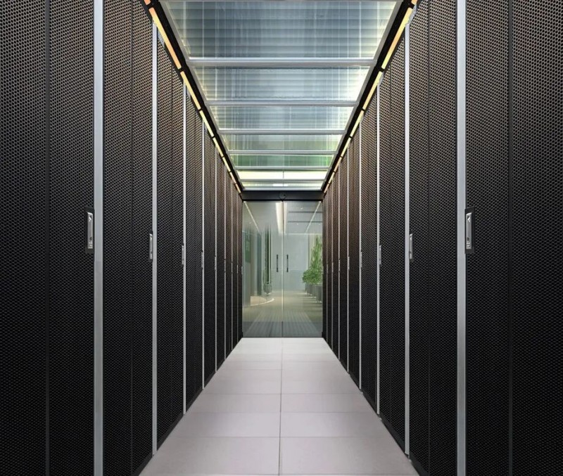 从技术攻坚到行业赋能:沈萍的“红旗手”之路