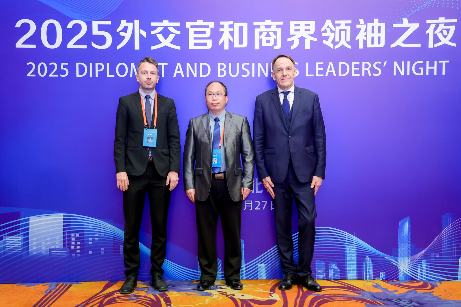 1747056026970303.jpg 33333.jpg