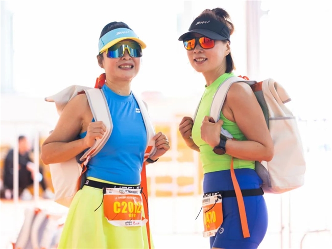 江阴农商银行2025江阴半程马拉松鸣枪开跑!女子打破赛会纪录!