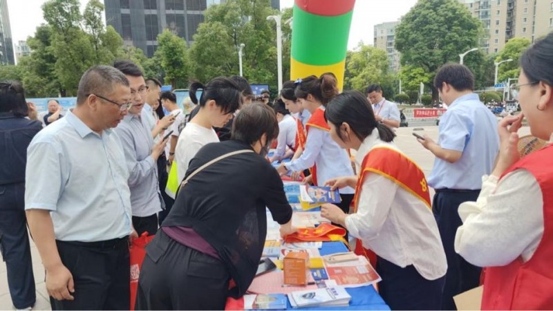 平安融易盐城分公司:“守住钱袋子·护好幸福家”公益宣传活动