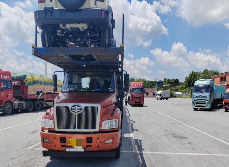 超限司机入渝“钻空子”被识破:“没想到长度也超了!”