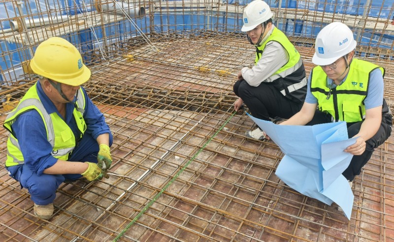 刷新进度条!由中建八局总承包公司承建的文景总部园项目主体结构全面封顶