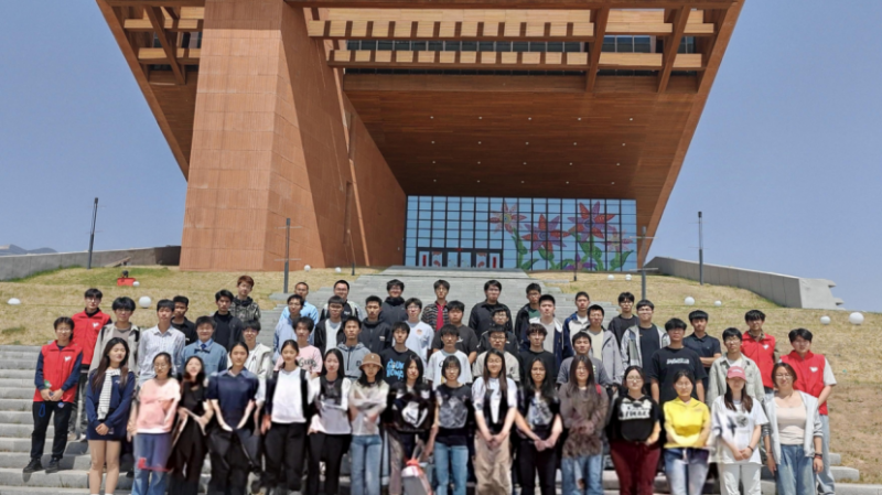 践行公益初心 引领红色光影志愿之旅 传承抗战精神