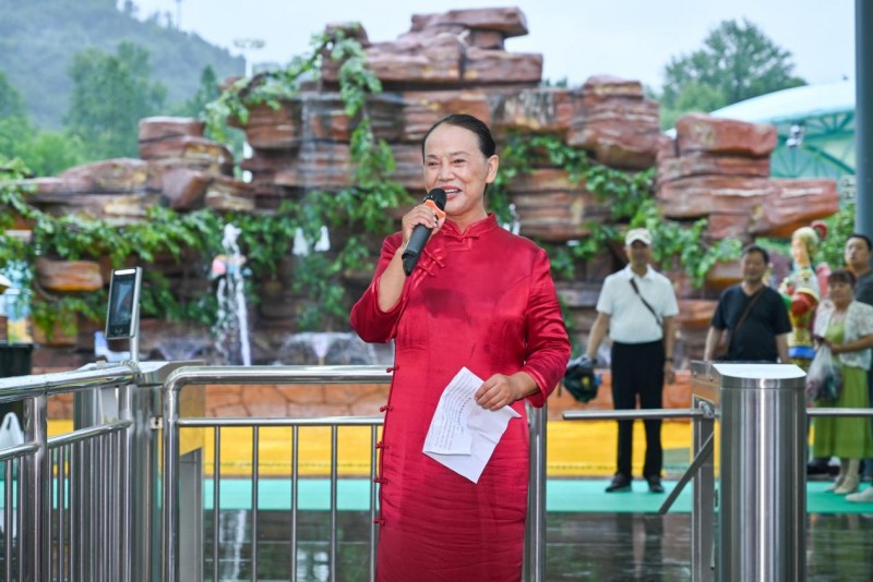 金剪裁锦秀,水花绽欢歌!木兰山水世界开业剪彩仪式璀璨启幕