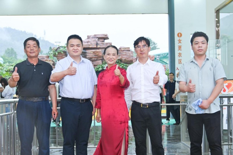 金剪裁锦秀,水花绽欢歌!木兰山水世界开业剪彩仪式璀璨启幕