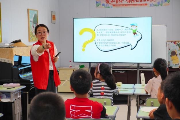 平安融易南通分公司:童心绘梦 平安护航