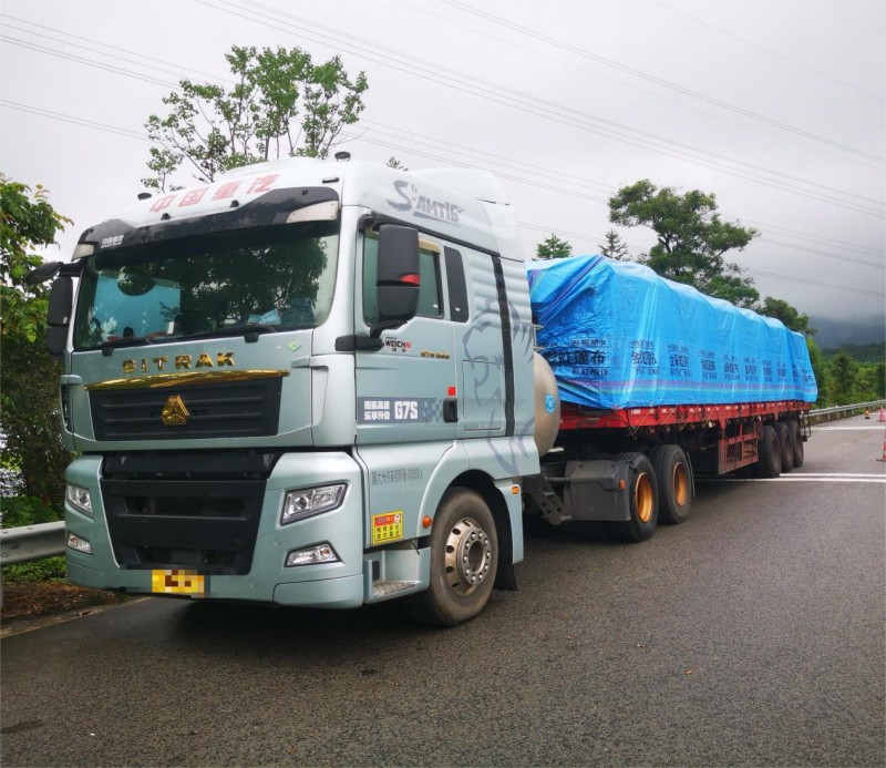 重庆高速拦截“百吨王”:123吨超限货车被重罚3万元