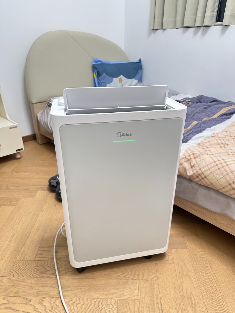 告别潮湿闷热,拥抱干爽睡眠——美的安睡除湿机不愧是梅雨季的救命机