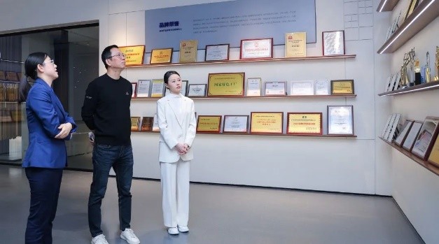 吴晓波走进皇派门窗标杆工厂,即将揭秘中国好门窗的品质密码!