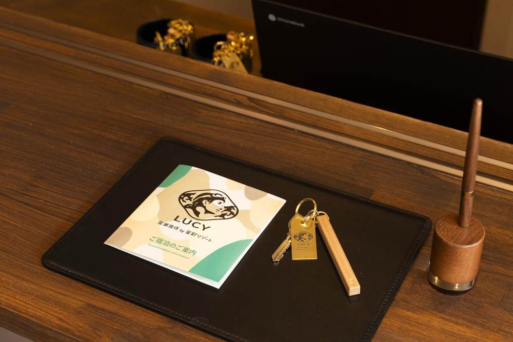 【lucy尾瀬鳩待】フロントイメージ